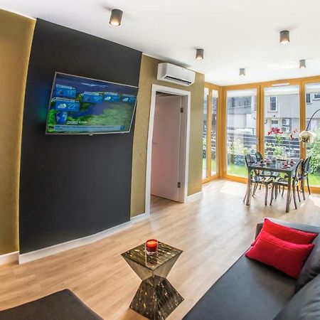 Galaxy Garden Apartment Cracow- Shopping Mall 1Min, Underground Parking, Family Friendly, City Center Krasków Exterior foto